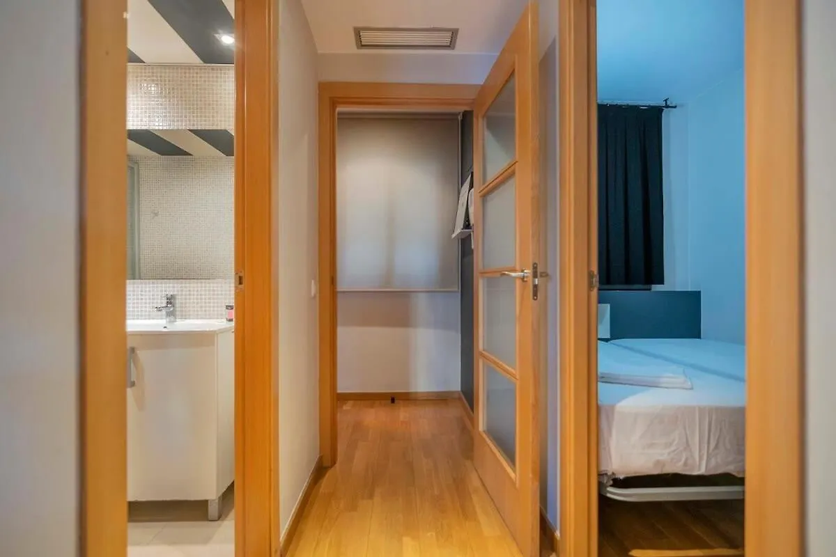 Modern And Bright Apartment In Eixample 3-1 Barcelona