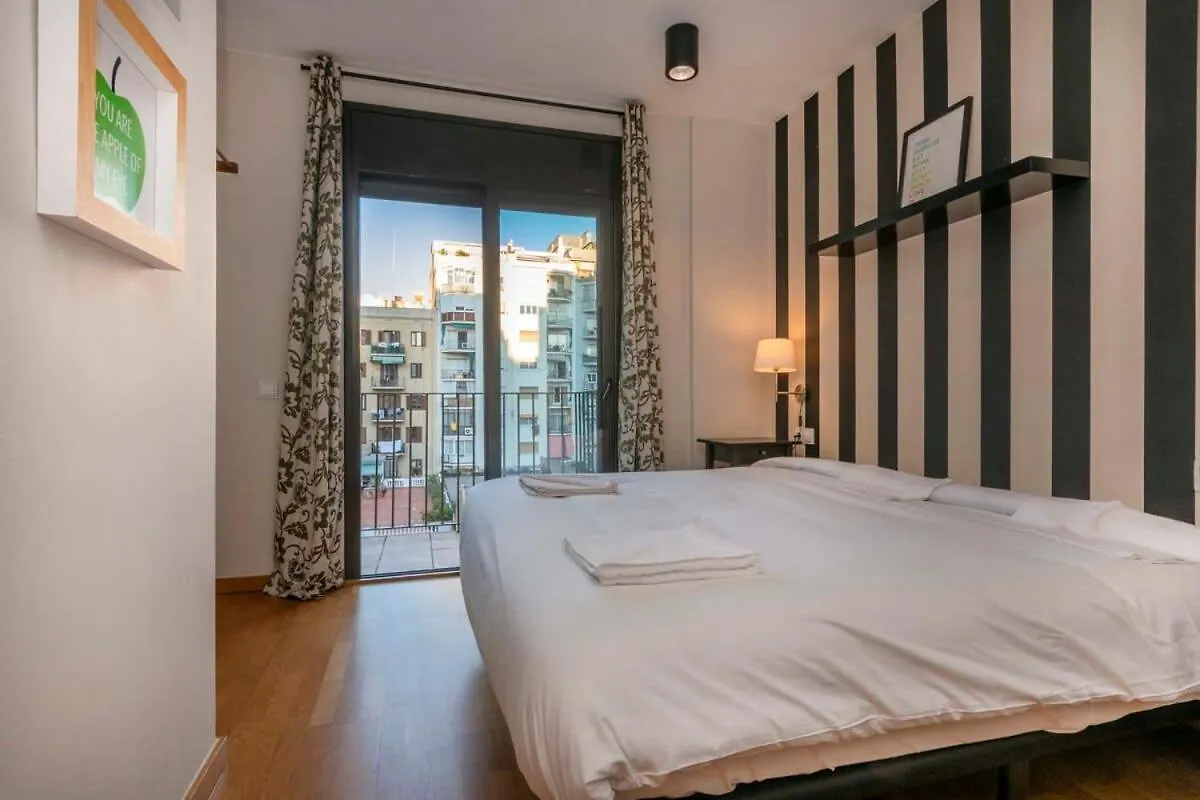 Modern And Bright Apartment In Eixample 3-1 Barcelona